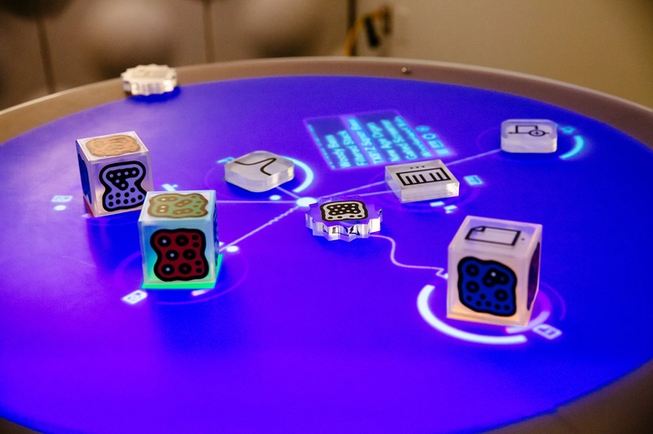 Reactable – Bàn tương tác điện tử đa giác quan cho âm nhạc sáng tạo